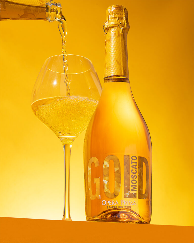 Gold Moscato Wine